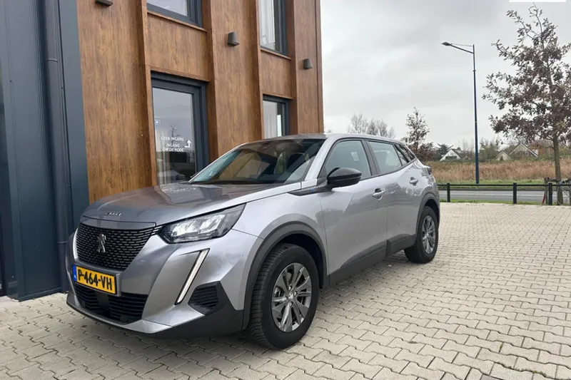 Peugeot e-2008 (2022)