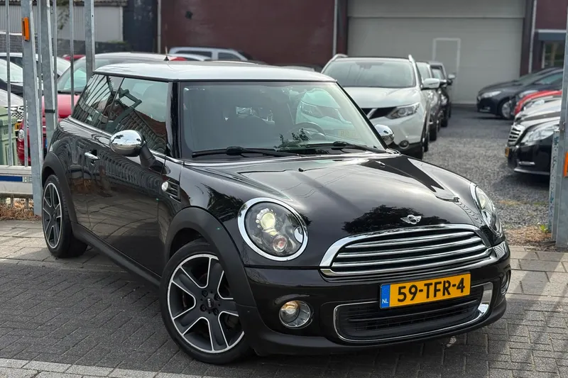 MINI One (2012)