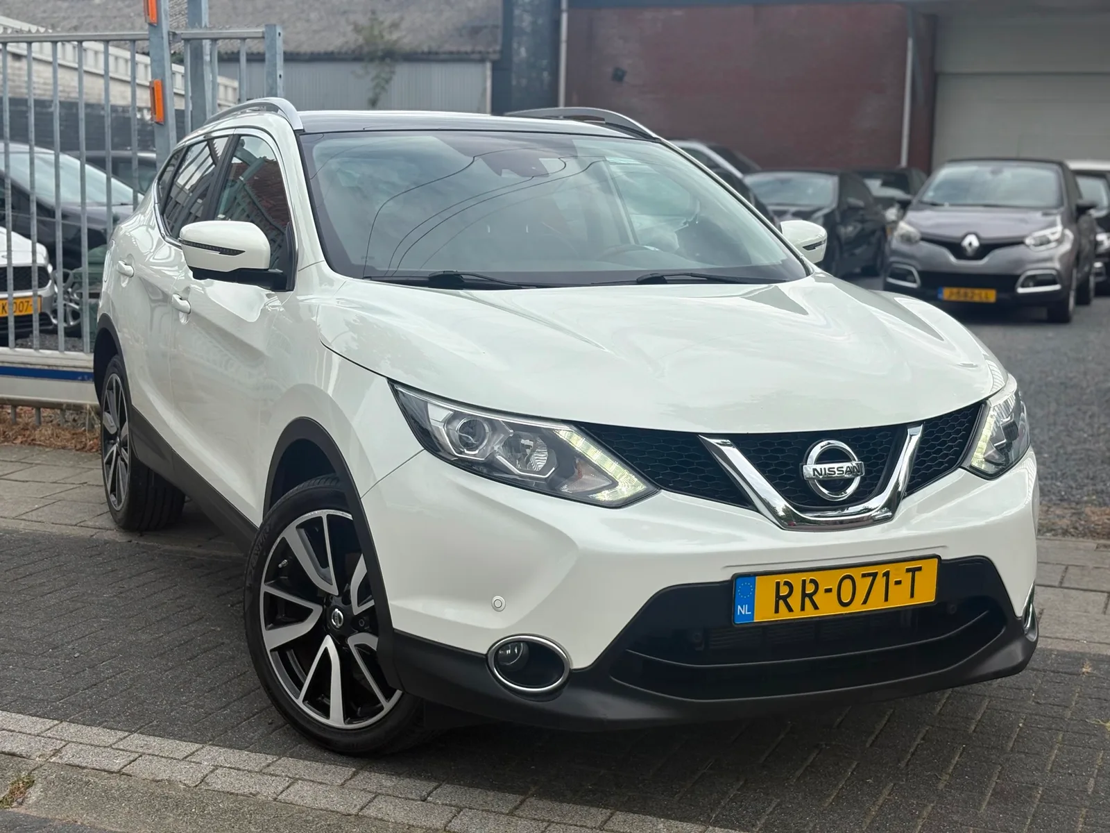 Nissan Qashqai (2015) — foto 1