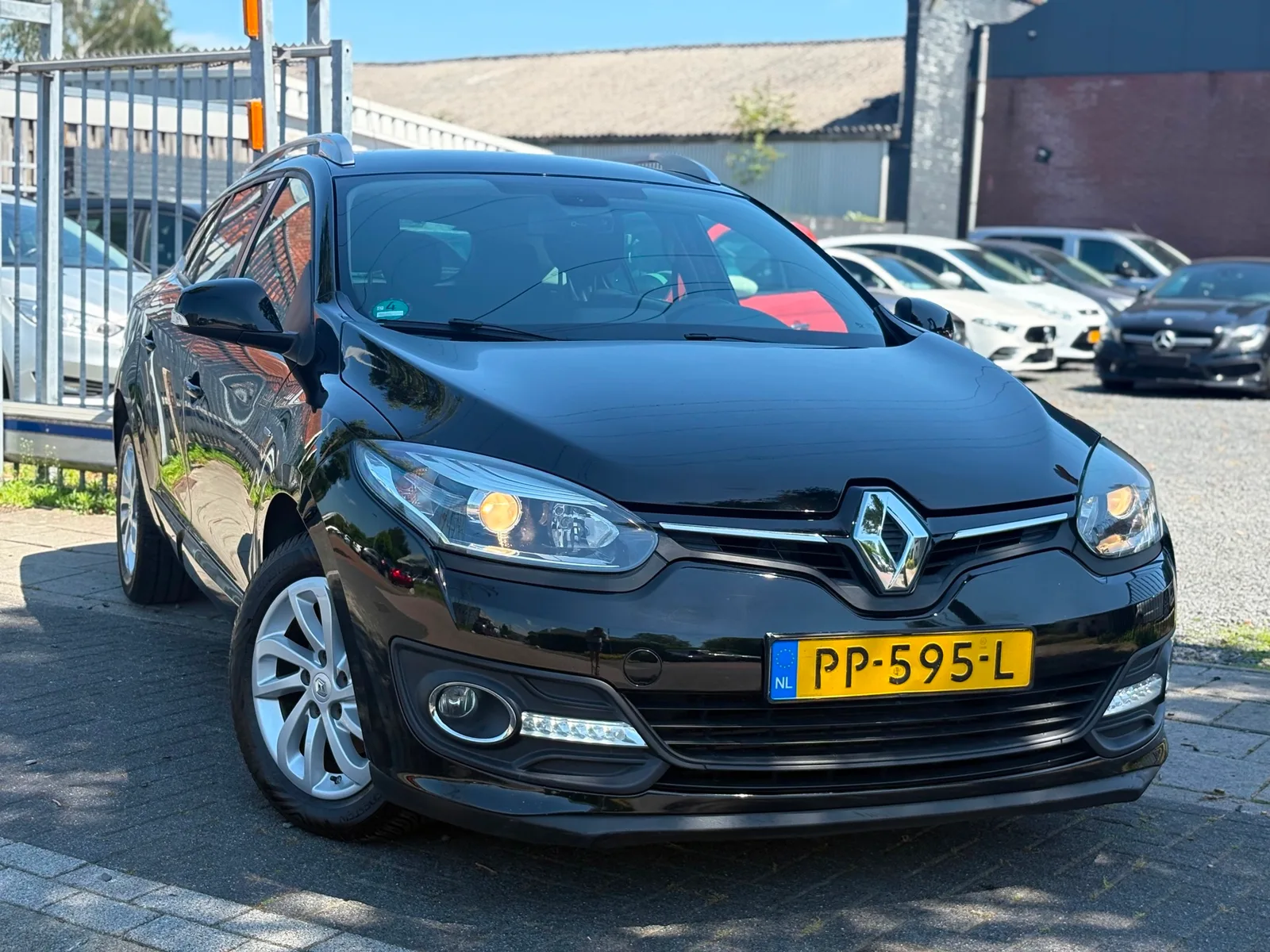 Renault Mégane (2015) — foto 1