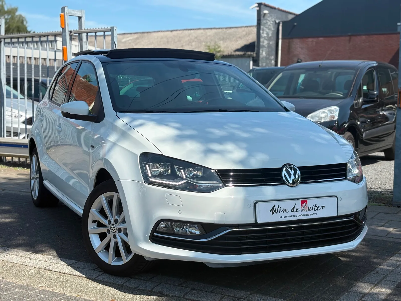 Volkswagen Polo (2015) — foto 1