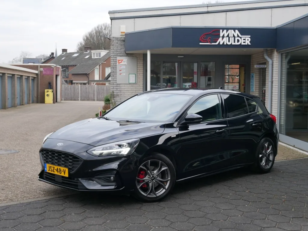 Ford Focus (2022) — foto 1