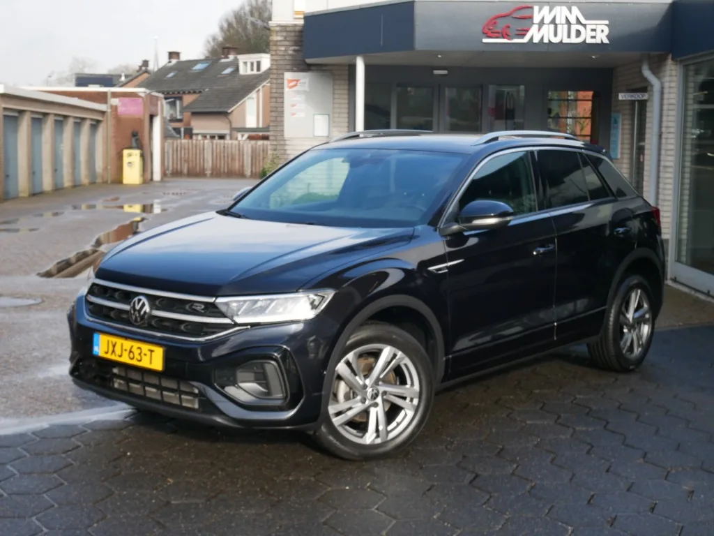 Volkswagen T-Roc (2023) — foto 1