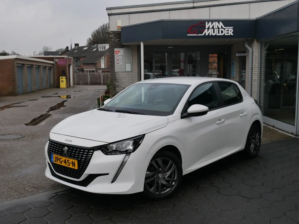 Peugeot 208 (2022) — foto 1