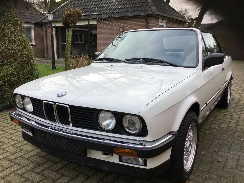 BMW 3-Serie (1992) — foto 1
