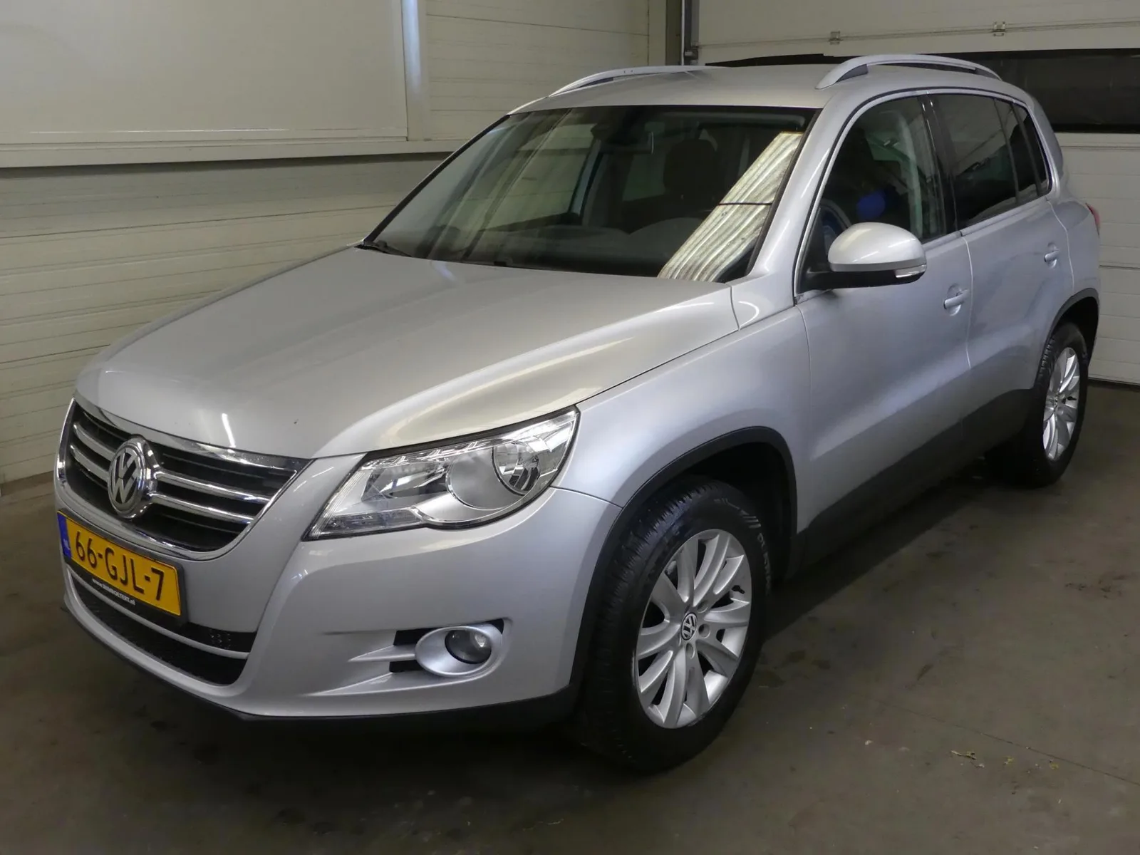 Volkswagen Tiguan (2008) — foto 1