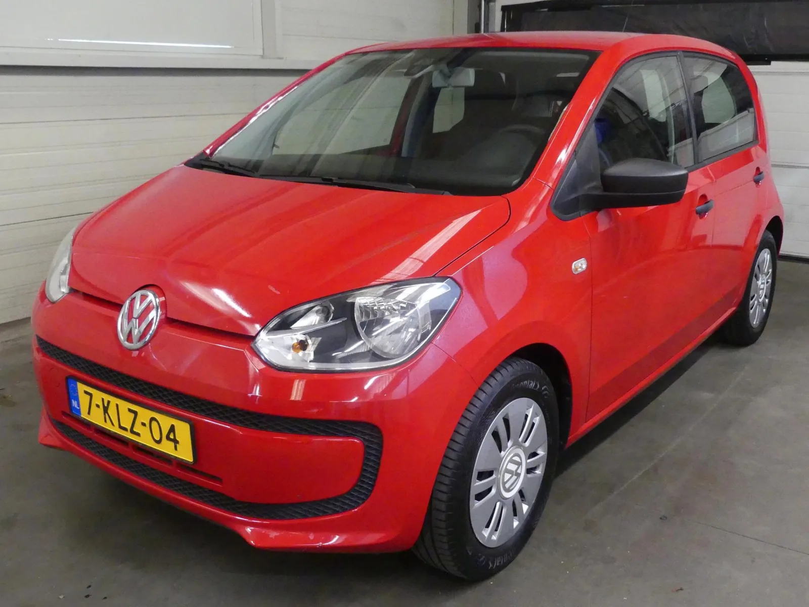 Volkswagen Up! (2013) — foto 1