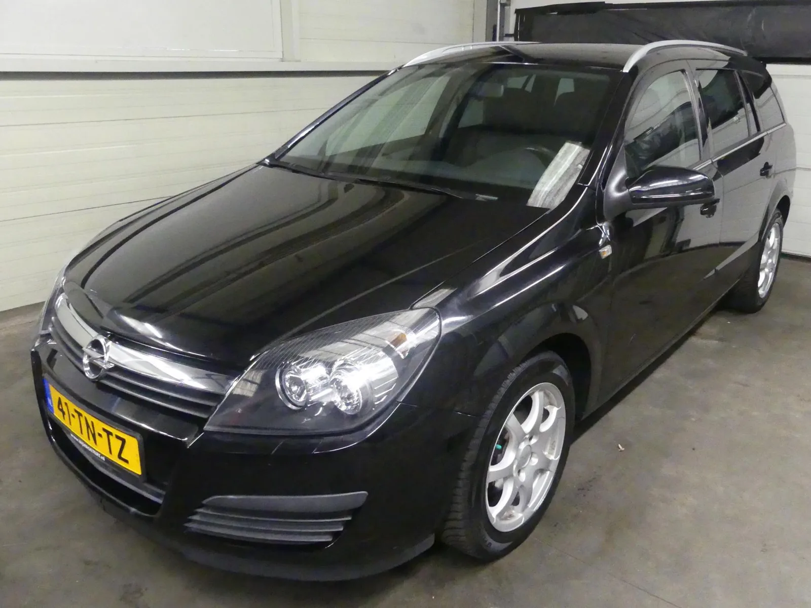 Opel Astra (2006) — foto 1