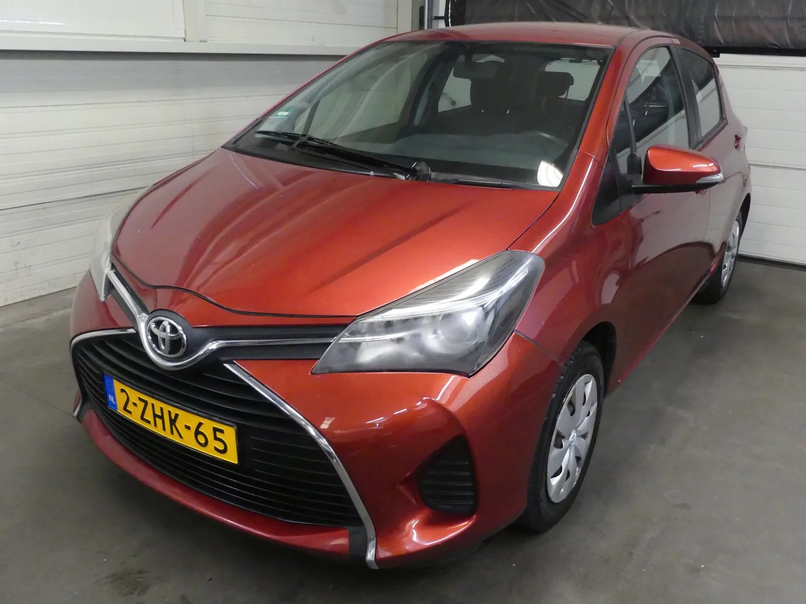 Toyota Yaris (2015) — foto 1