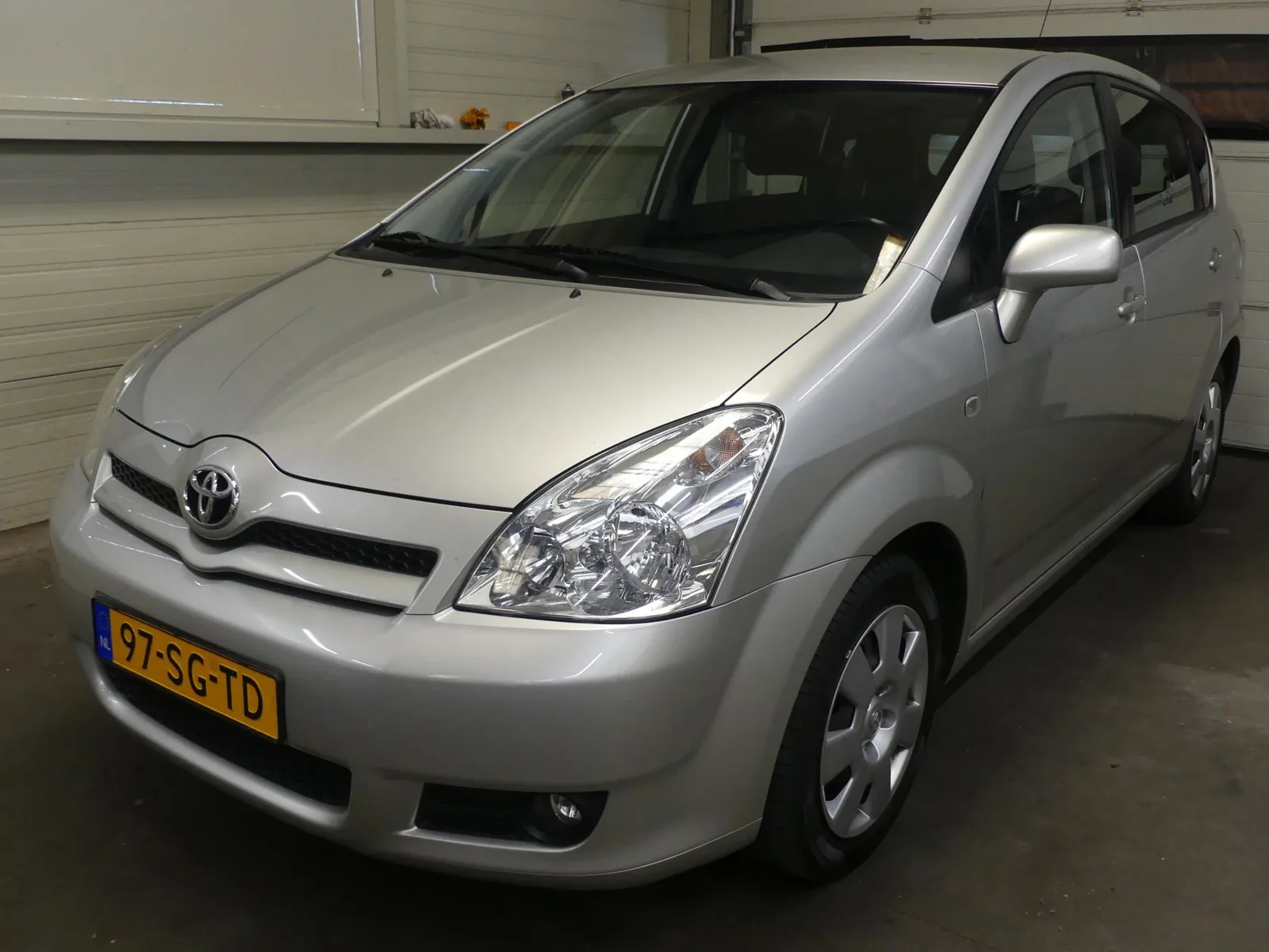 Toyota Verso (2006) — foto 1