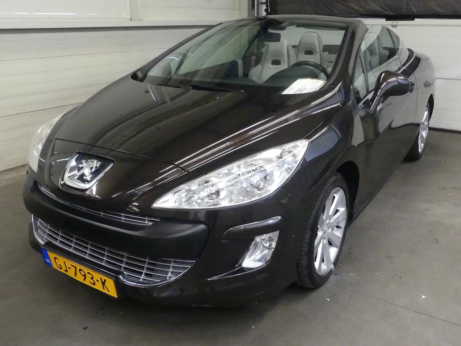 Peugeot 308 (2011) — foto 1