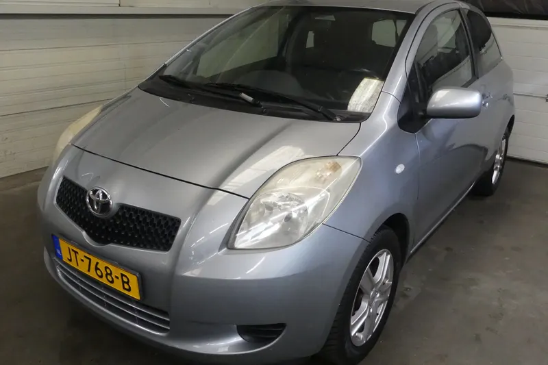 Toyota Yaris (2006)
