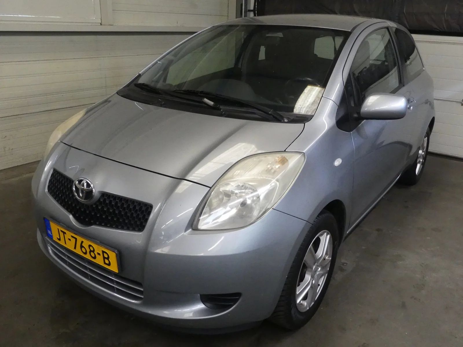 Toyota Yaris (2006) — foto 1