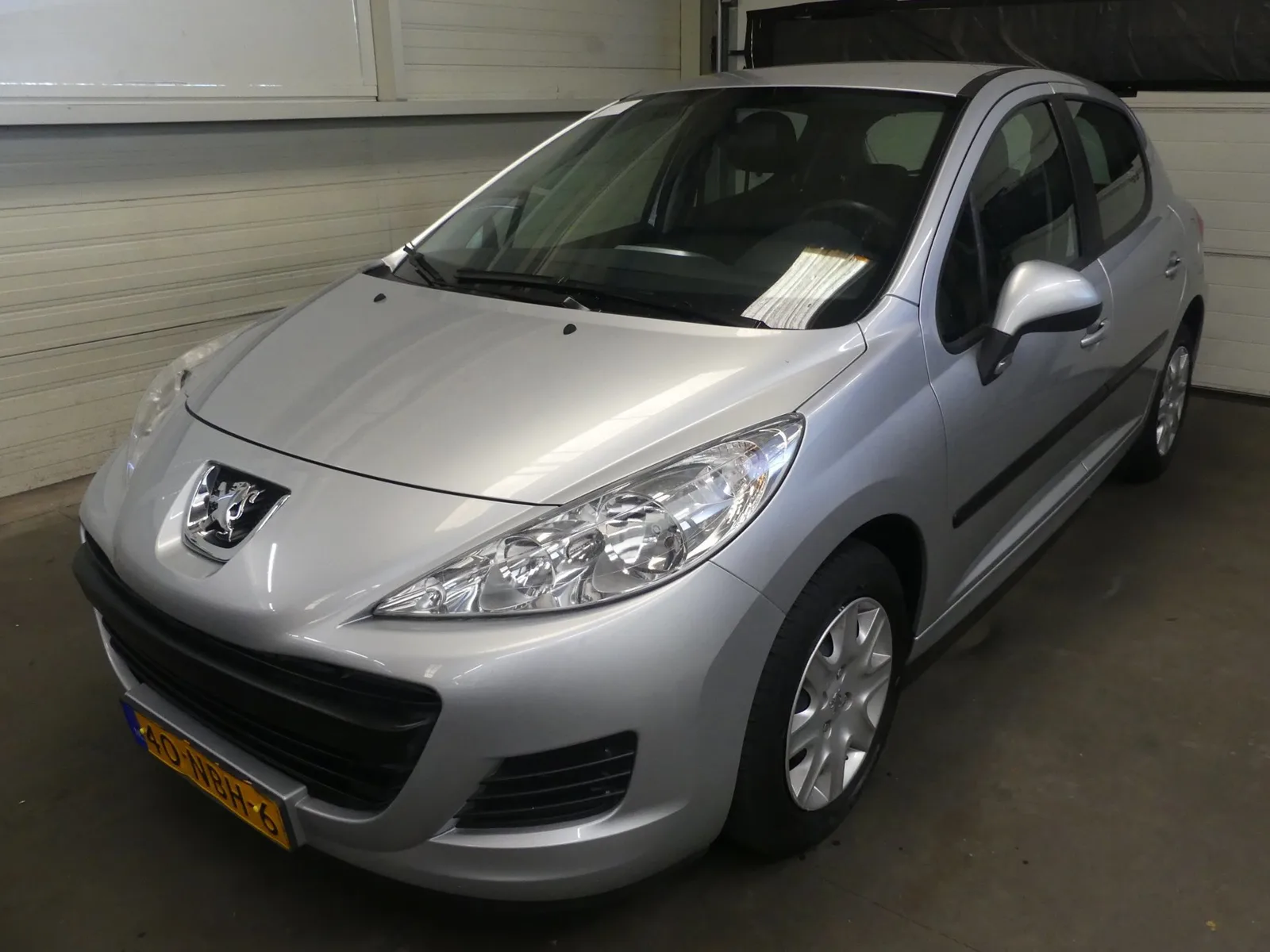 Peugeot 207 (2010) — foto 1