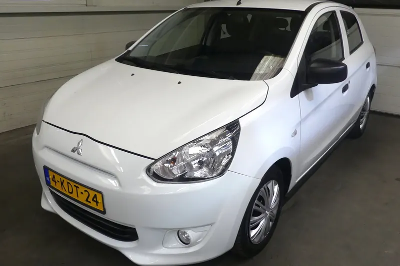 Mitsubishi Space Star (2013)