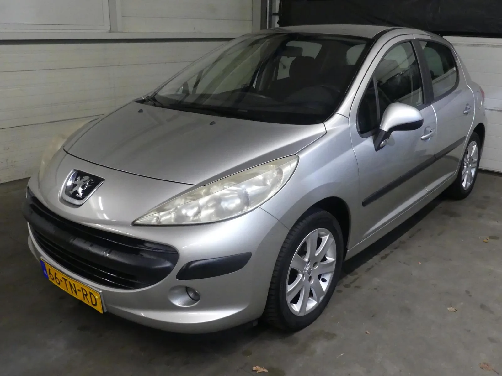 Peugeot 207 (2006) — foto 1