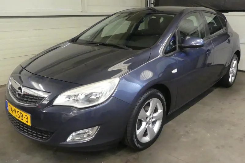 Opel Astra (2010)