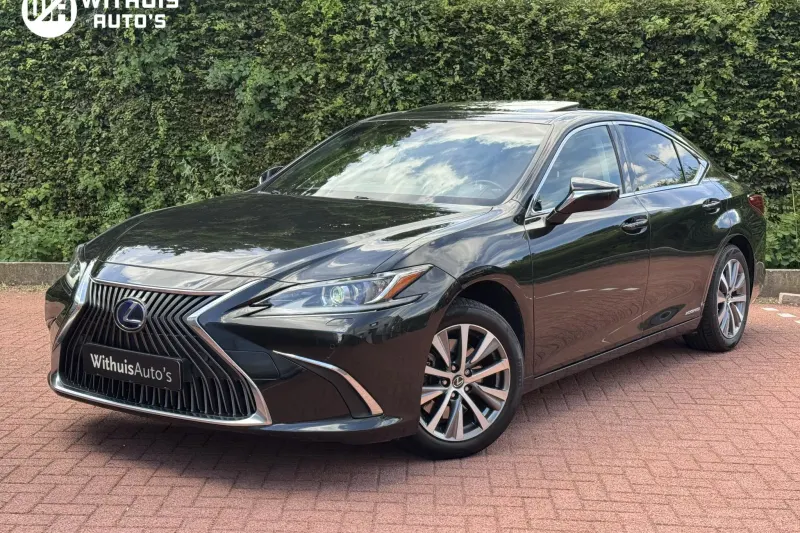 Lexus ES (2020)