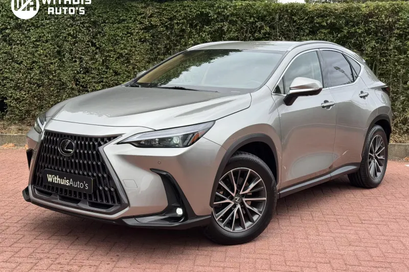 Lexus NX (2022)