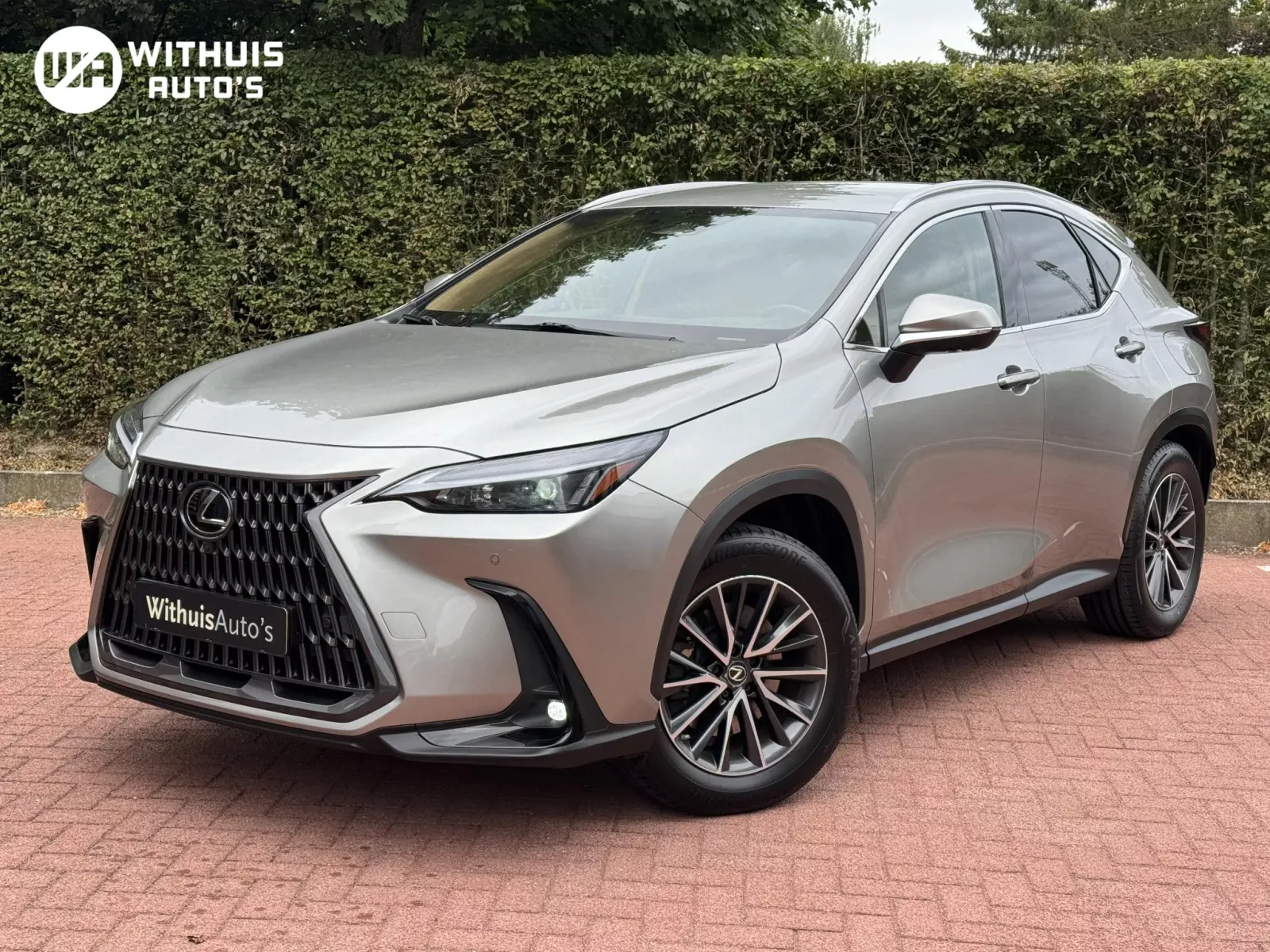 Lexus NX (2022) — foto 1
