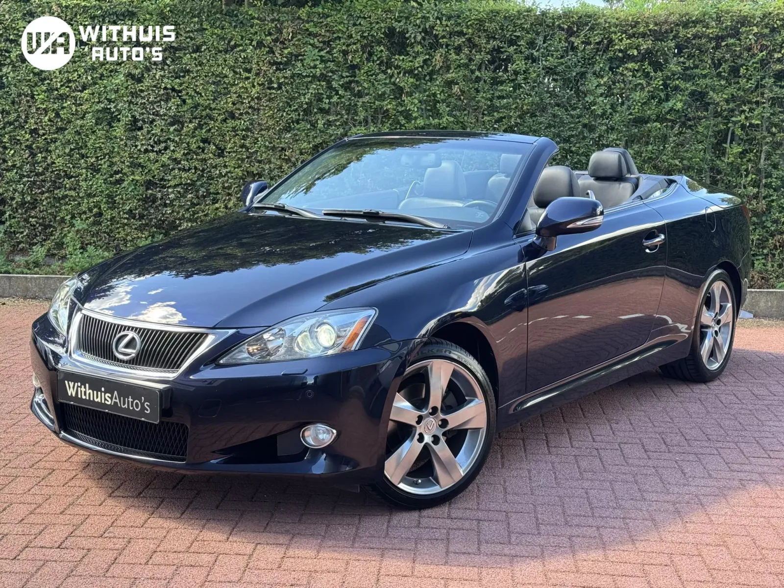 Lexus IS (2010) — foto 1