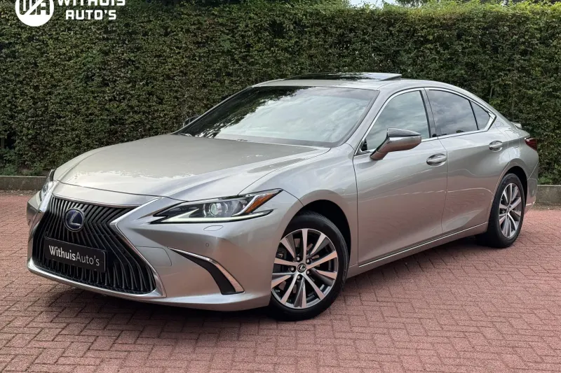 Lexus ES (2020)