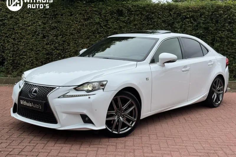 Lexus IS (2015)
