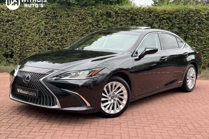 Lexus ES (2019)