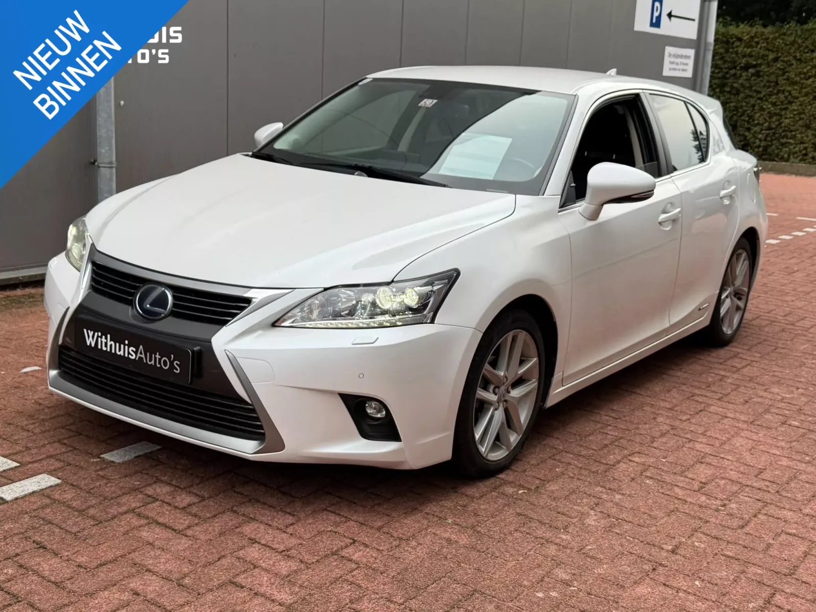 Lexus CT (2014) — foto 1