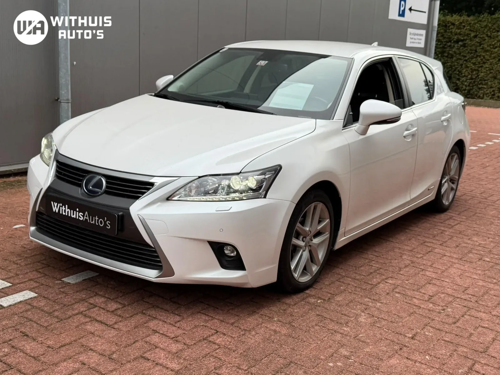 Lexus CT (2014) — foto 1