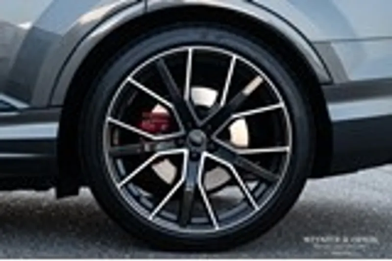 Audi Q7 (0)