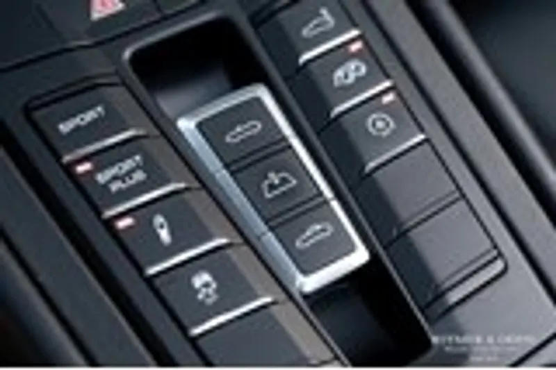Porsche 911 (0)