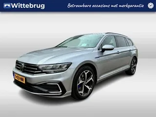 Volkswagen Passat (2021) — foto 1