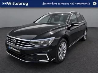 Volkswagen Passat (2022) — foto 1