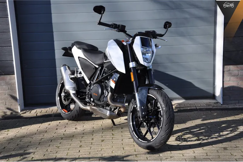 KTM 690 Duke (2016)