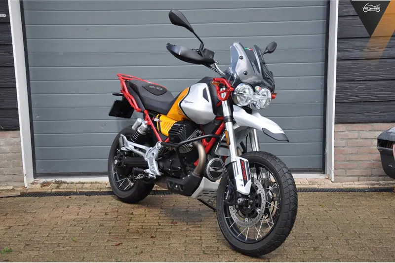 Moto Guzzi V85 TT (2023)