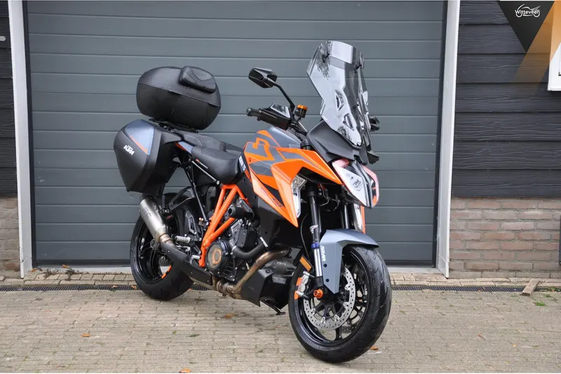 KTM 1290 Super Duke GT (2022)