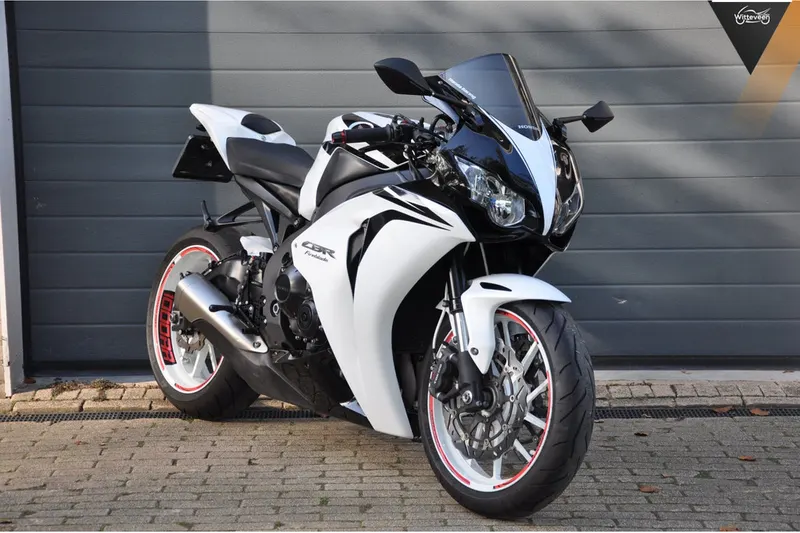 Honda CBR 1000 RR Fireblade (2008)