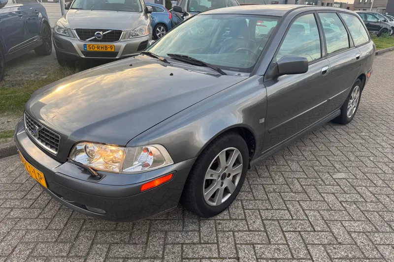 Volvo V40 (2003)