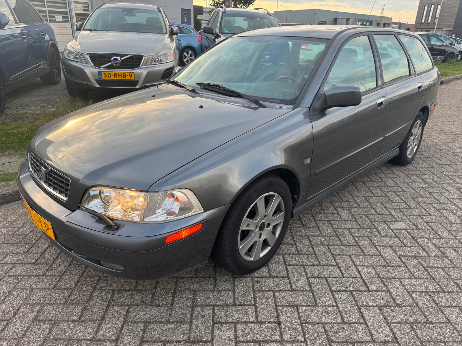 Volvo V40 (2003) — foto 1