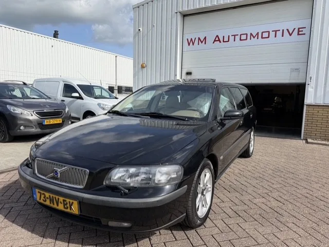 Volvo V70 (2004) — foto 1