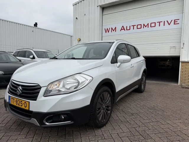 Suzuki SX4 S-Cross (2015) — foto 1
