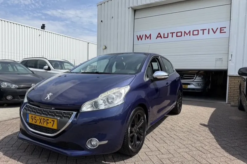 Peugeot 208 (2012)