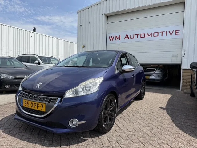 Peugeot 208 (2012) — foto 1