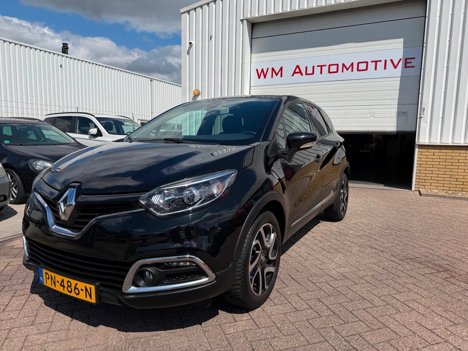Renault Captur (2017) — foto 1