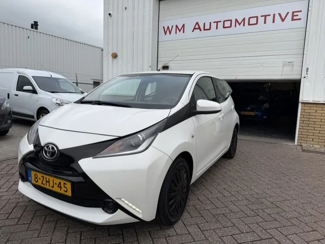 Toyota Aygo (2015) — foto 1