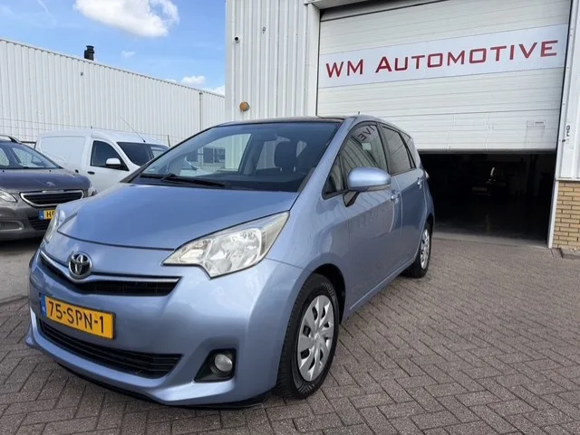 Toyota Verso (2012) — foto 1