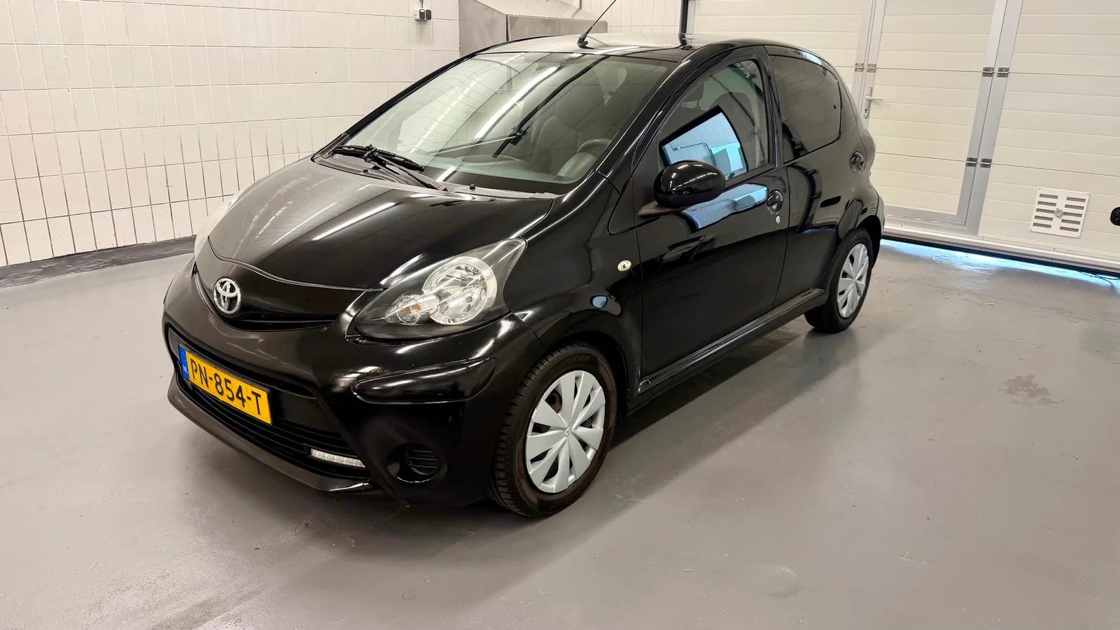Toyota Aygo (2013) — foto 1