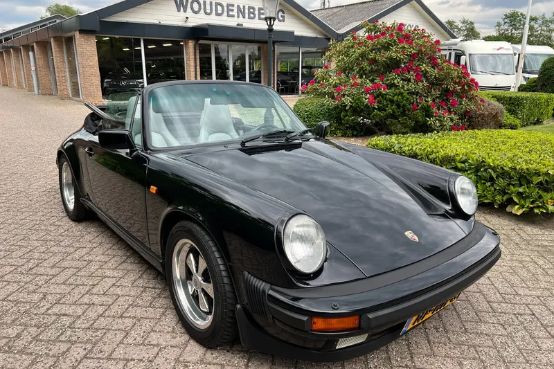 Porsche CARRERA (1988)