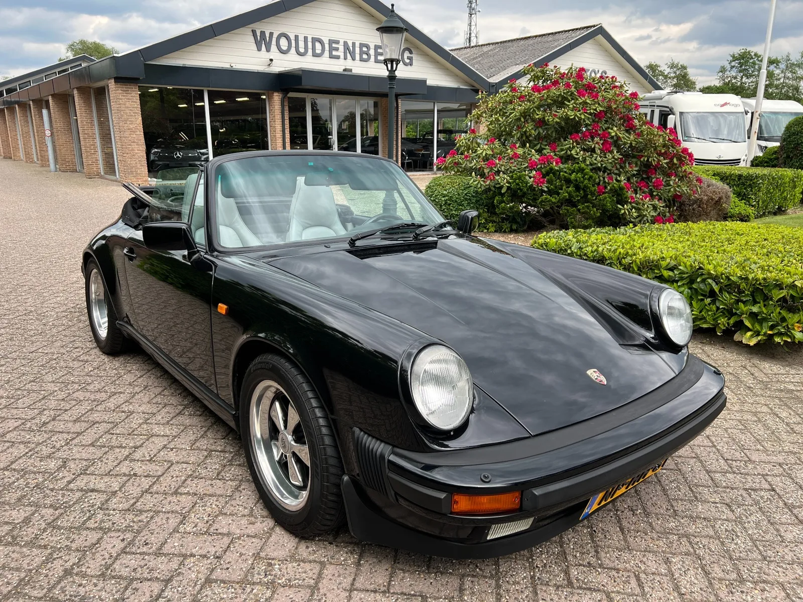 Porsche 911 (1988) — foto 1